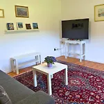 Haus Im Gruenen, Ruhe, Grosser Eingezaeunter Garten - Ideal Fuer Familien Und Hunde Vakantiehuis Pinsdorf