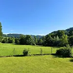 Haus Im Gruenen, Ruhe, Grosser Eingezaeunter Garten - Ideal Fuer Familien Und Hunde