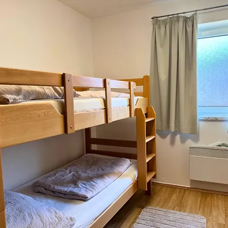 Haus Im Gruenen, Ruhe, Grosser Eingezaeunter Garten - Ideal Fuer Familien Und Hunde * Pinsdorf