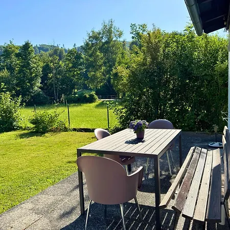 펜션 Haus Im Gruenen, Ruhe, Grosser Eingezaeunter Garten - Ideal Fuer Familien Und Hunde