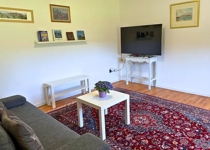 Haus Im Gruenen, Ruhe, Grosser Eingezaeunter Garten - Ideal Fuer Familien Und Hunde Feriehus Pinsdorf