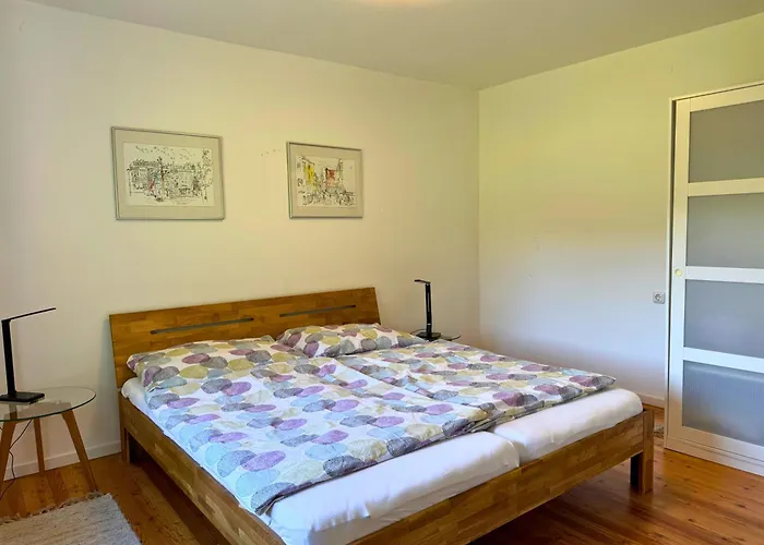 Haus Im Gruenen, Ruhe, Grosser Eingezaeunter Garten - Ideal Fuer Familien Und Hunde Pinsdorf