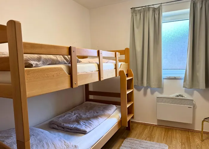 Haus Im Gruenen, Ruhe, Grosser Eingezaeunter Garten - Ideal Fuer Familien Und Hunde * Pinsdorf