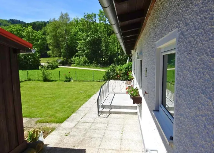 Haus Im Gruenen, Ruhe, Grosser Eingezaeunter Garten - Ideal Fuer Familien Und Hunde Pinsdorf